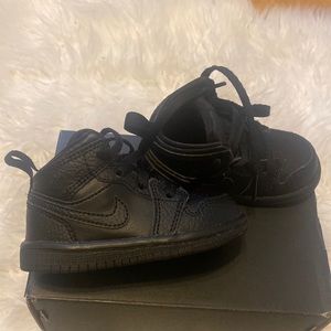 Mid Jordan 1 used by walker